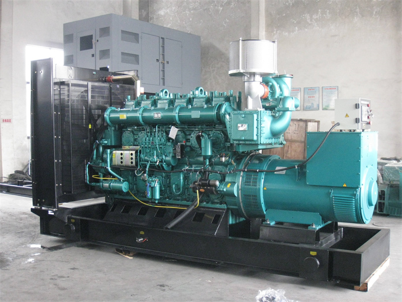 咸丰200KW 柴油发电机的油耗是多少?